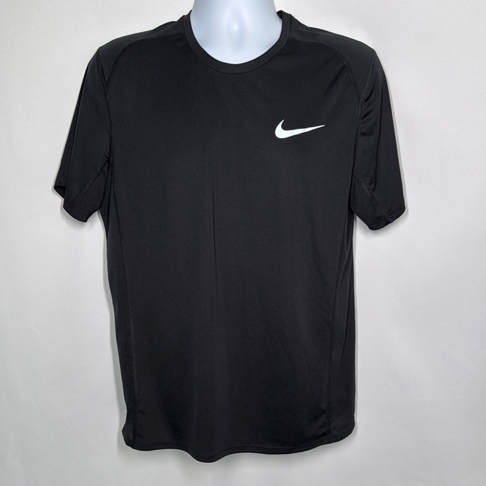 ❤️3/$30 Nike Dri-Fit Running Short Sleeve Tee